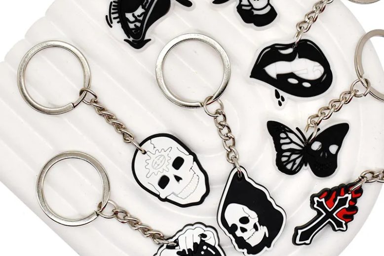 Black white halloween key rings skull PVC keychain (1)