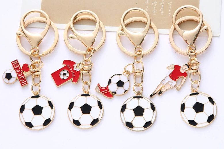 Creative sport football fans souvenir metal keychain (1)