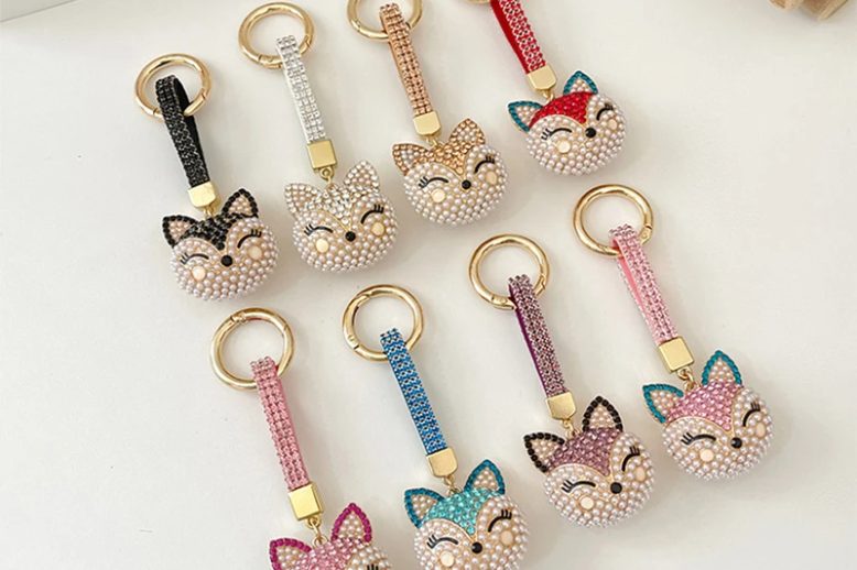 Exquisite animal cute fox inlay pearl metal keychain (1)