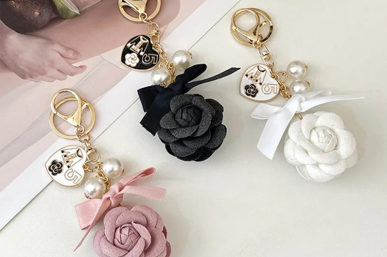 Fashion jewelry boutique rose metal keychain (2)