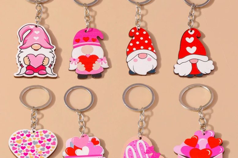 Romantic love heart flower balloon wooden keychain (1)